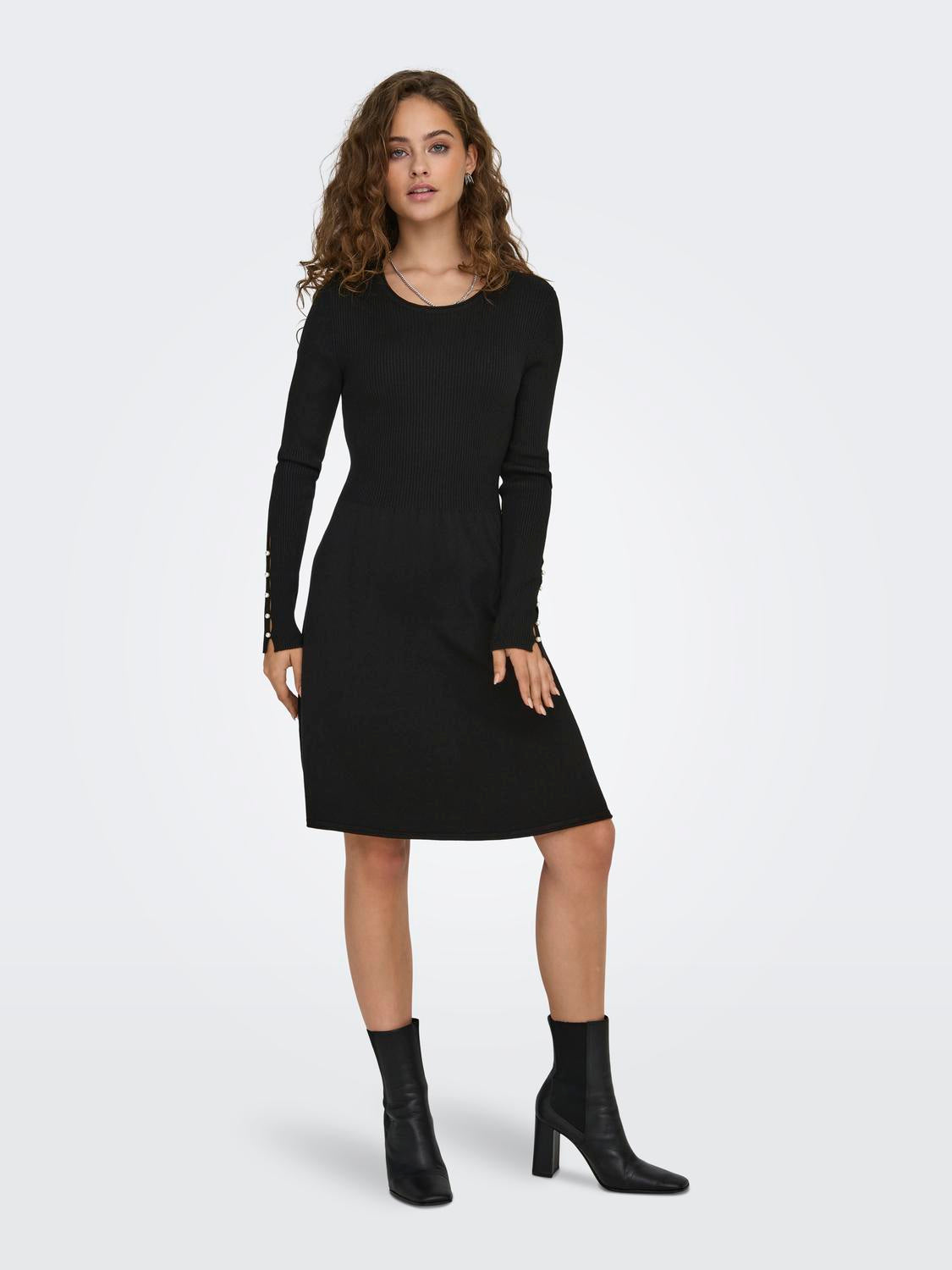 model_shot-front_full